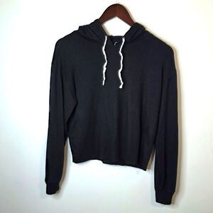 Simply Threads Black Cropped Hoodie Size Small